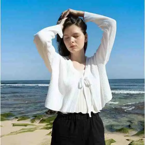 87. Emilly Cardigan Crop