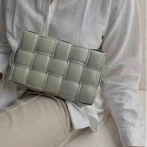 107. Casette Bag
