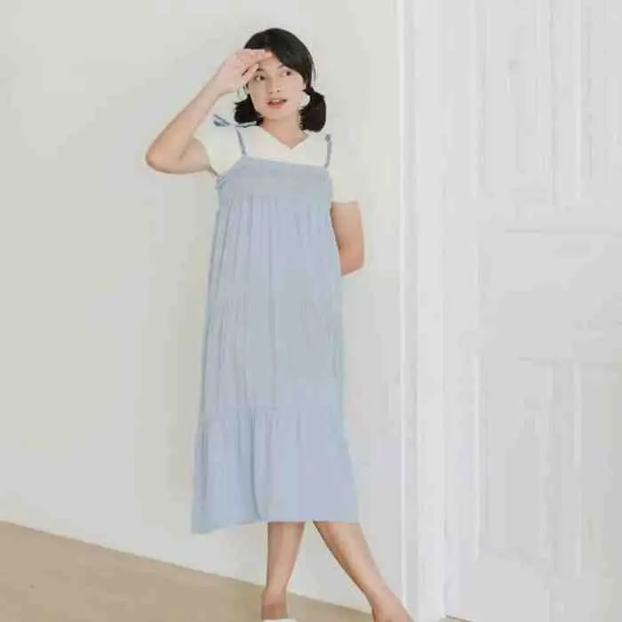200. Vintage House Dress