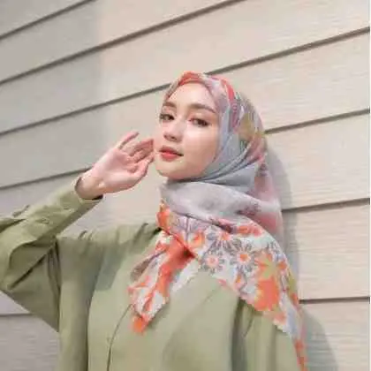 5. Haramu Kerudung Segi Empat