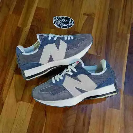 18. New Balance 327 Navy Castlerock