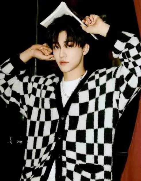 Jaemin Cardigan Papan Catur
