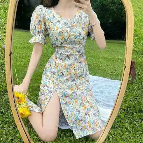 11. Floral dress (bunga aster taman)