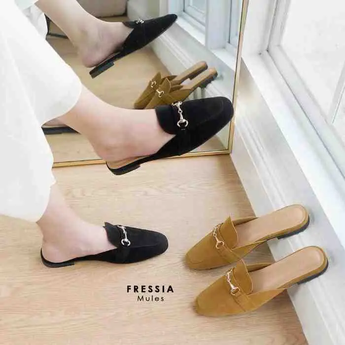 12. Damelia Fresia Mules Wanita