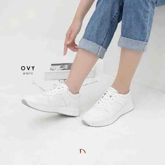 15. Damelia Ovy Sneakers Wanita