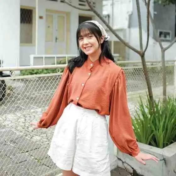 Kemeja putih crincle