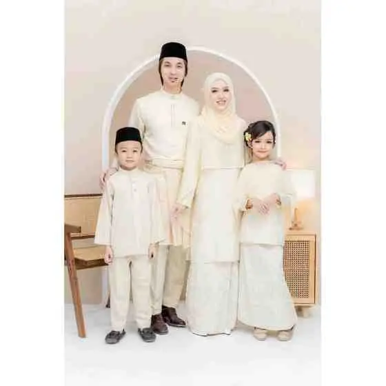48. SET FAMILY QUEEN LATEEFA CREAM