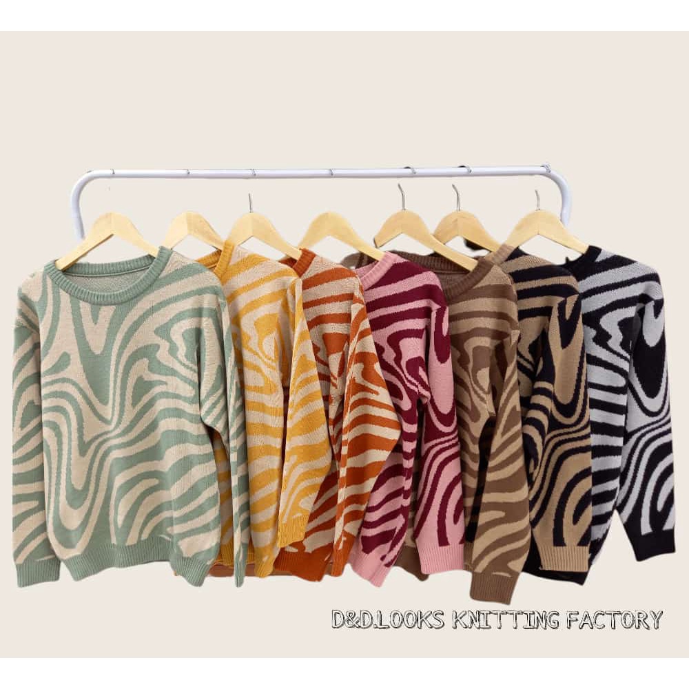 13. sweater zebra