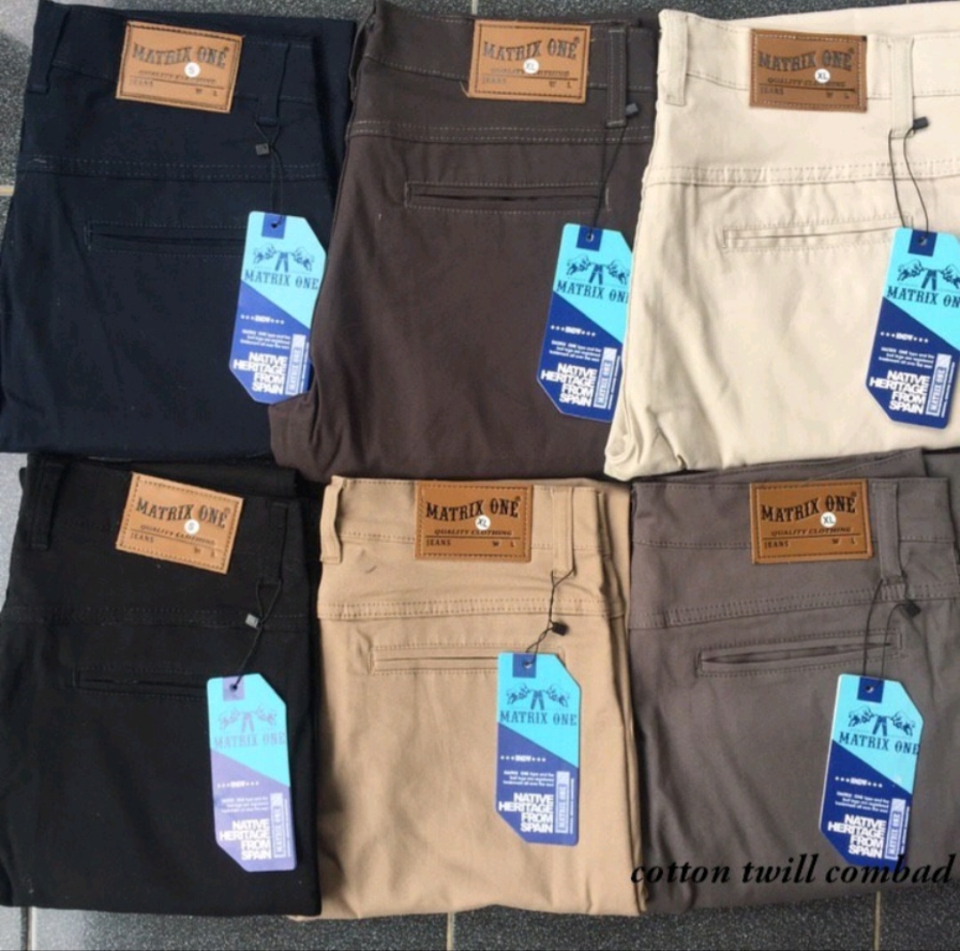 Celana chinos pria slimfit