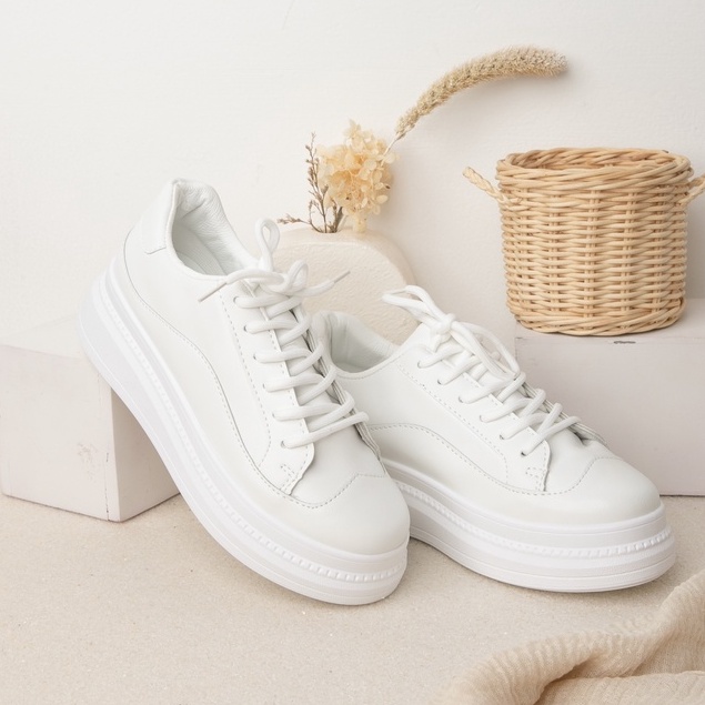 246. Slavina Sneakers