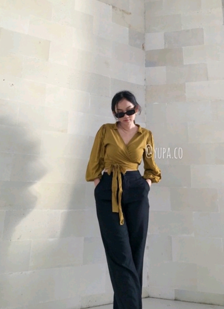 410. Kaira Wrap Top