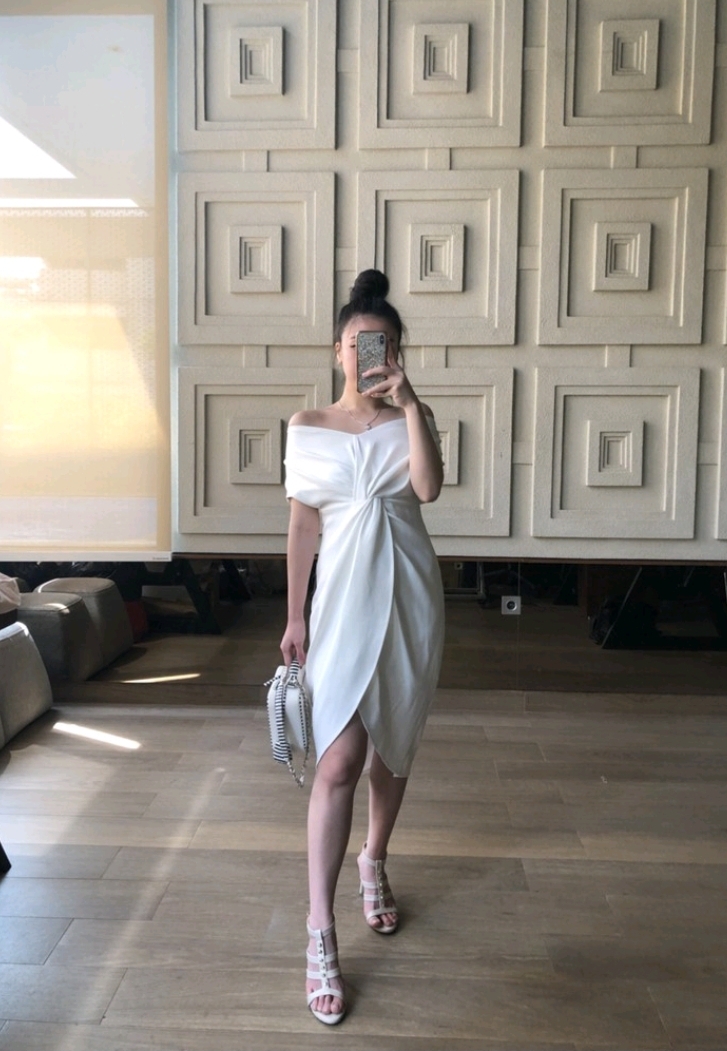 462. Twisted Dress