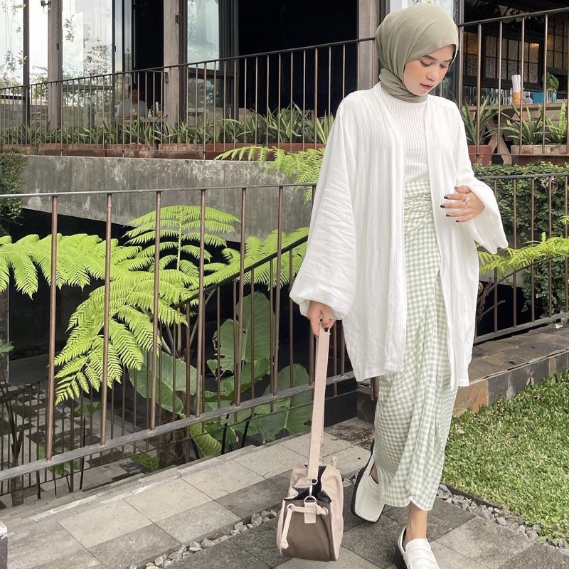 393. Lalune Outer