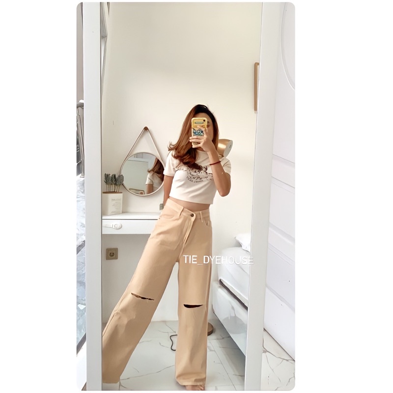 305. Cream Jeans