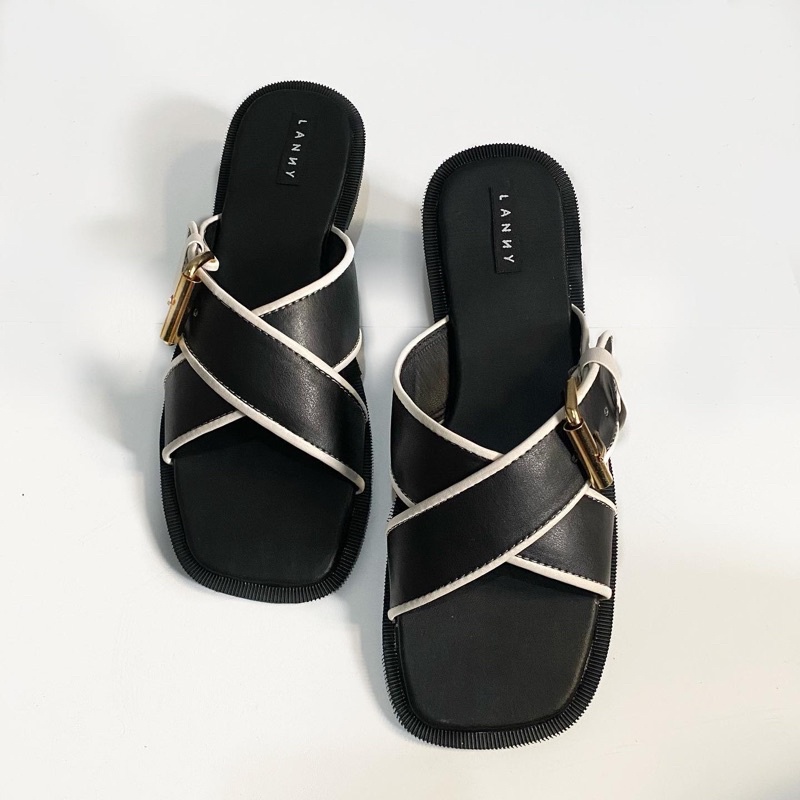528. Locoo Sandal