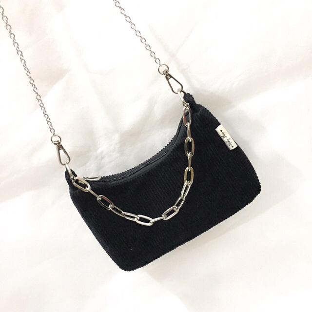 400. Chila Slingbag