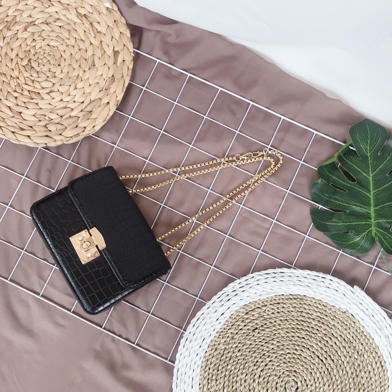 111. Malvia Bag