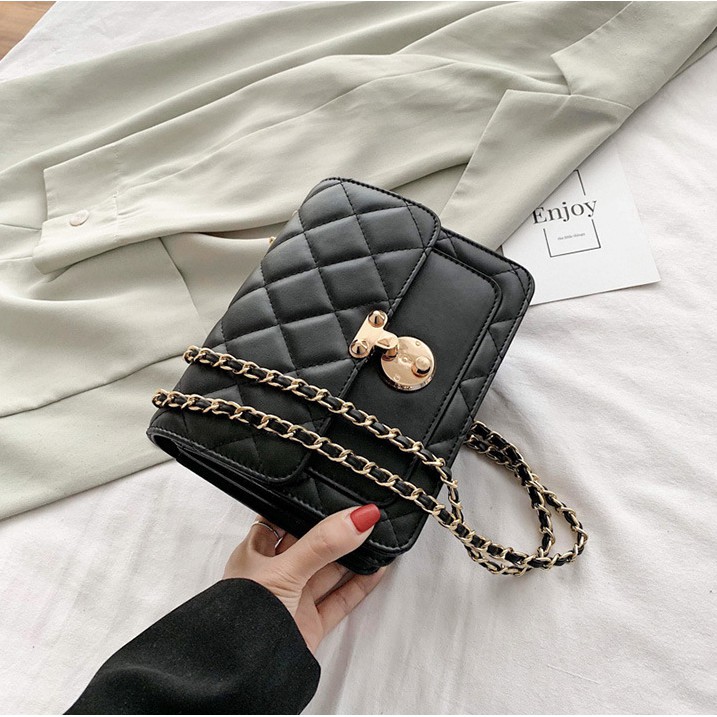 76. Marvel Bag
