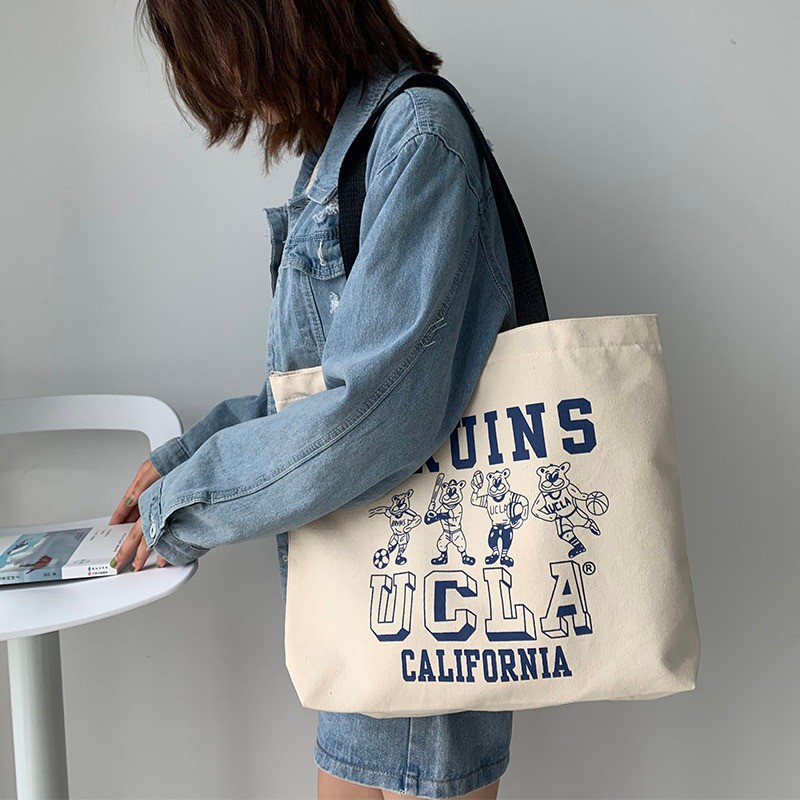 26. Totebag aesthetic