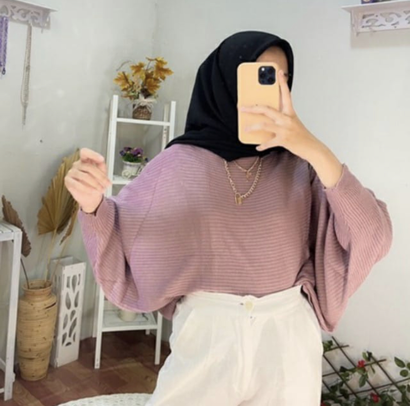 8. BLOUSE BATWING