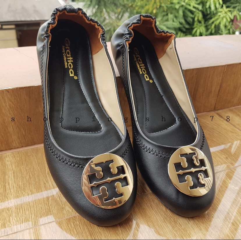 24. FLAT SHOES