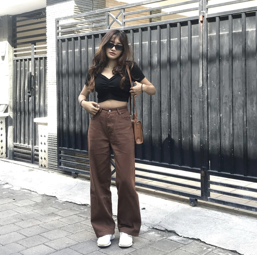 61. CELANA RIPPED JEANS