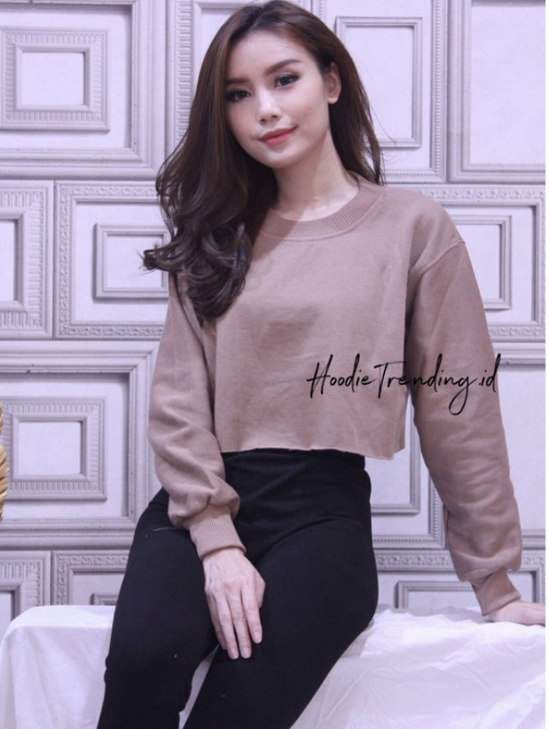 99. SWEATER CROP