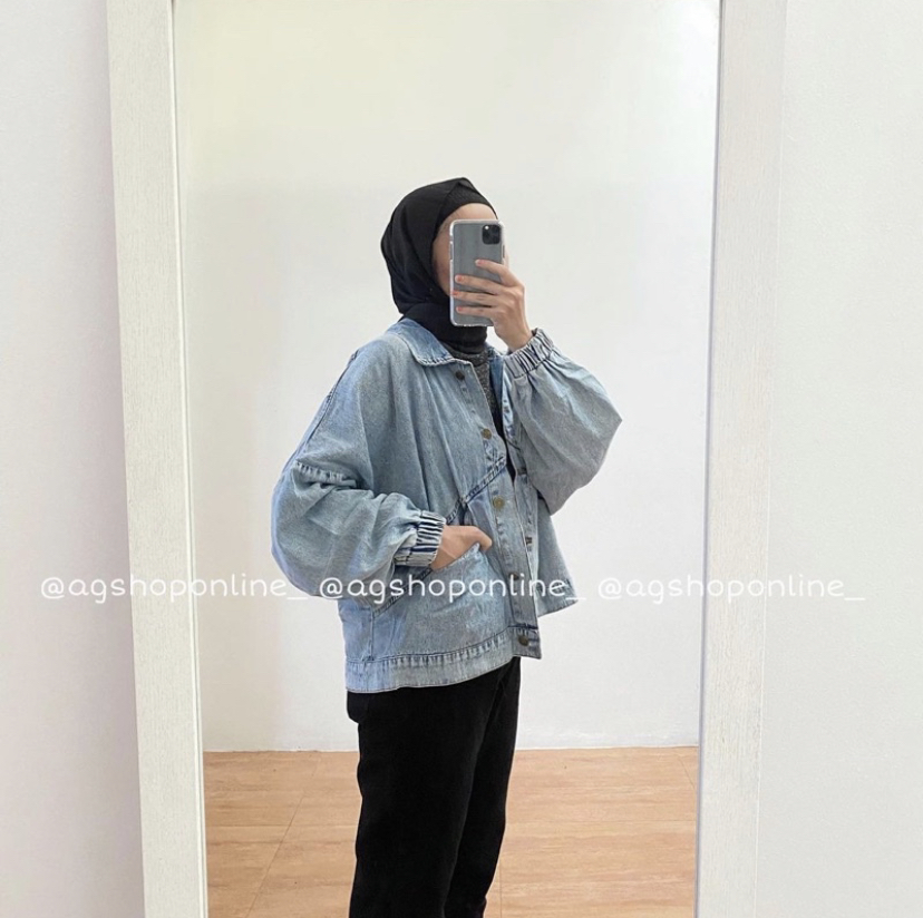130. JAKET DENIM