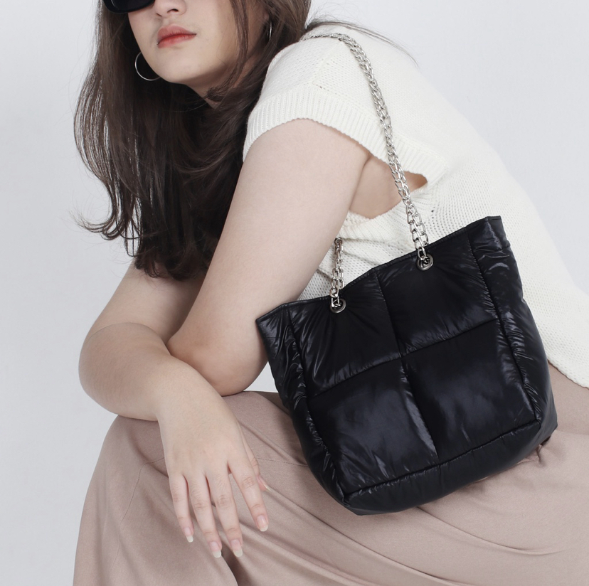 140. TAS SELEMPANG ELORA