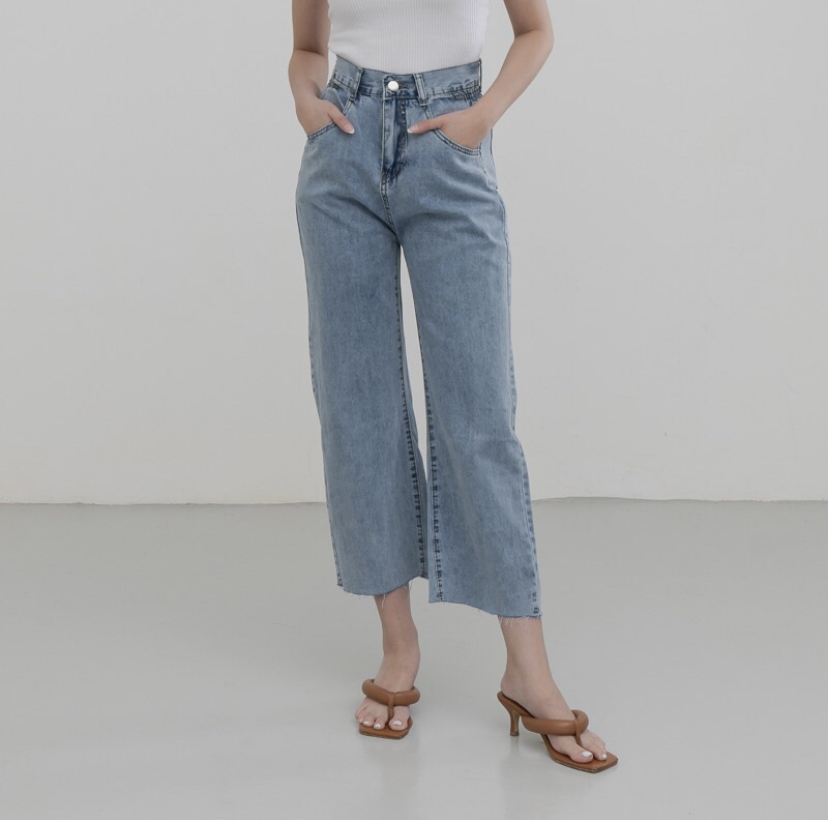 176. CELANA HIGHWAIST