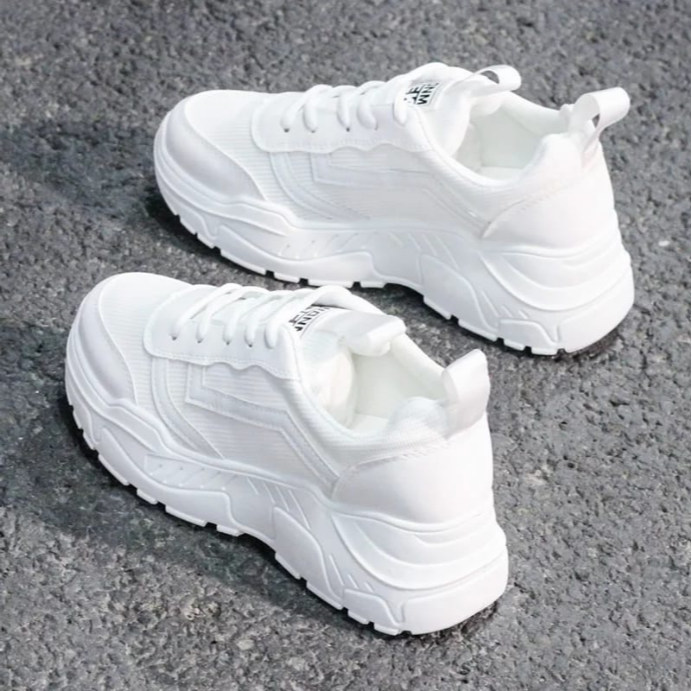 Sneaker Wanita 