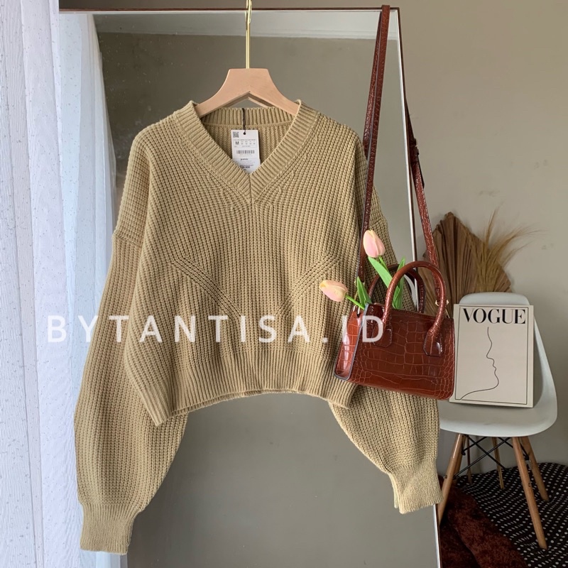 30. Sweater Rajut Crop