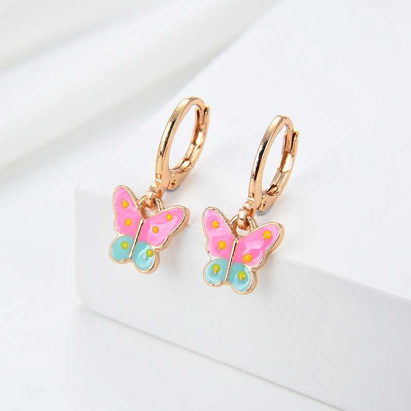 1. Anting Anak Kupu-Kupu