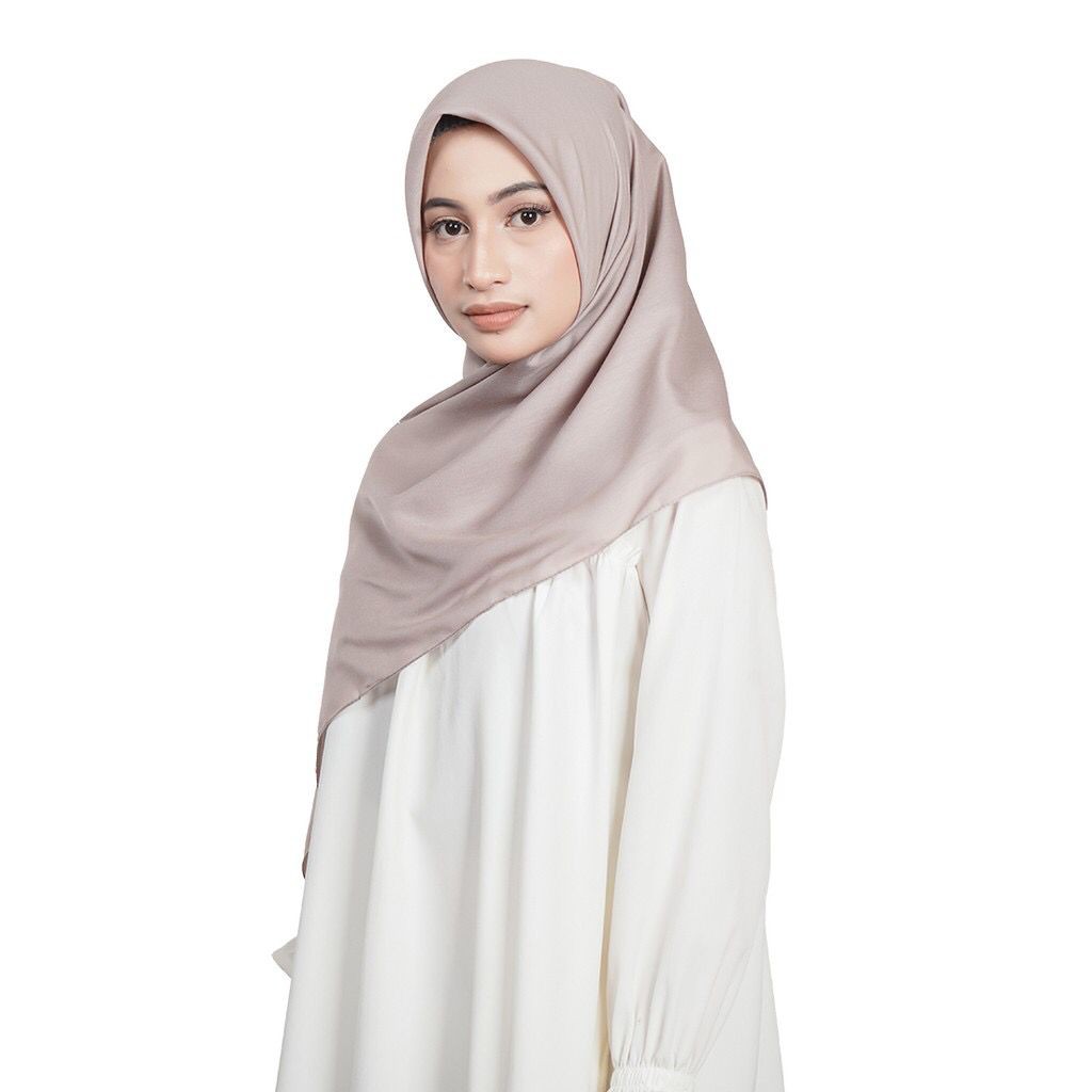 Kerudung Segi Empat (Umama)