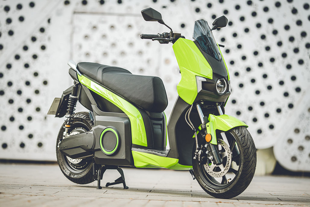 Silence Please! New ‘e-moto’ Scooter Joins Uk Electric Revolution
