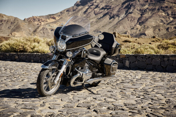 The New Bmw R 18 Transcontinental And The New Bmw R 18 B