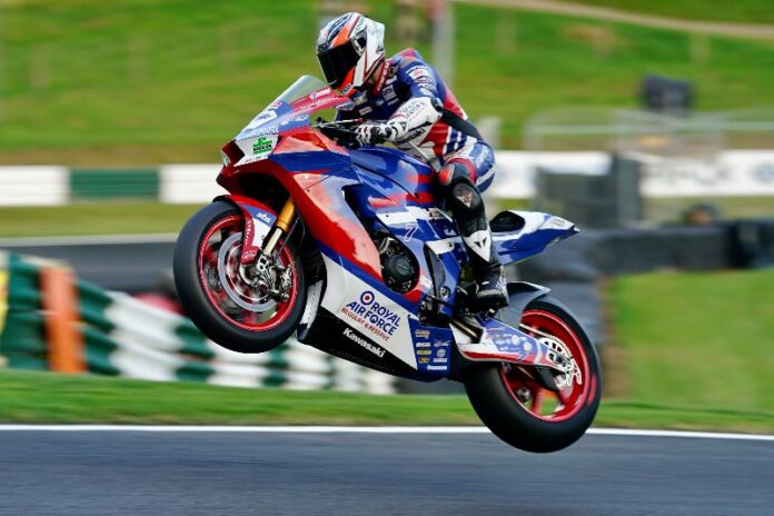 Vickers top gun on day one with fastest ever Bennetts BSB lap of Cadwell Park