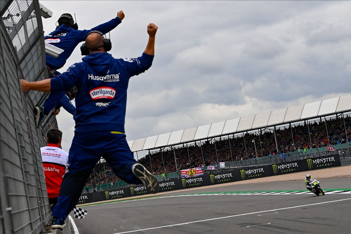 Flawless Fenati untouchable at Silverstone