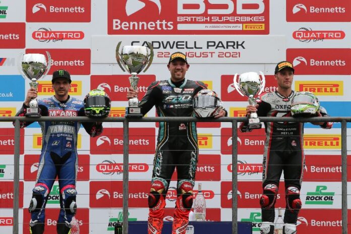 Hickman Claims Fho Racing Bmw Their Debut Win At Cadwell Park