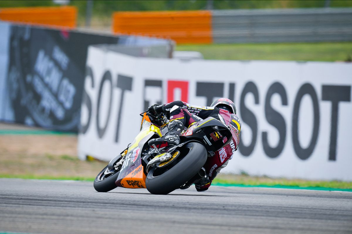 Lowes in a league of his own to make some Moto2 history at Aragon