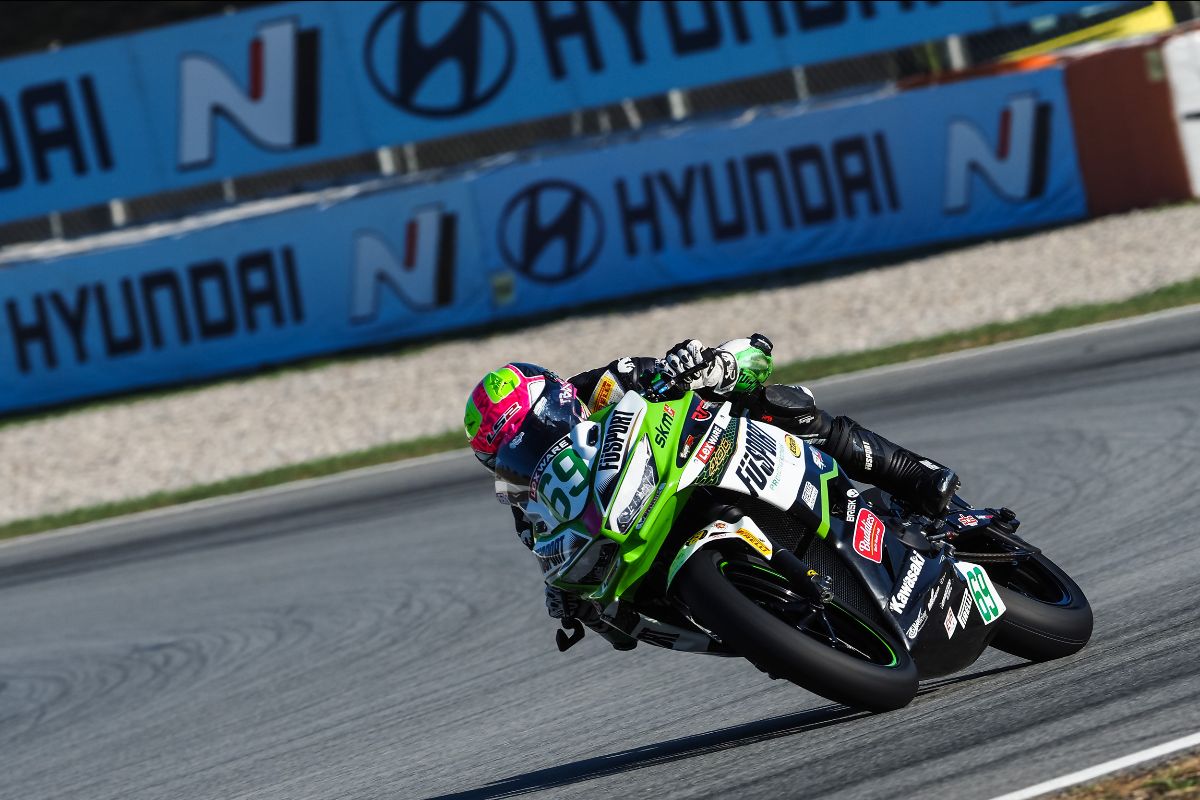 Sofuoglu Storms To The Top After Friday Running In Worldssp300