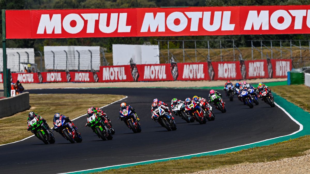 WorldSBK’s intense title fight charges to Catalunya