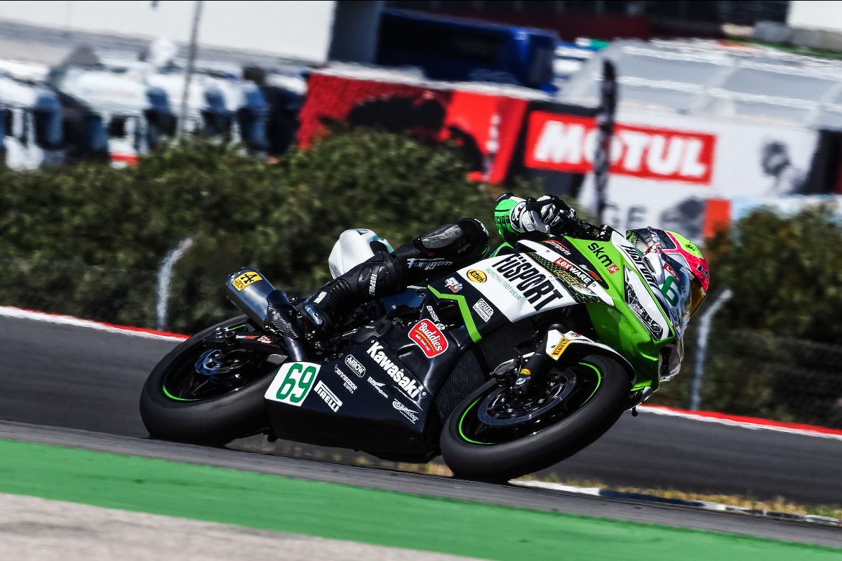 Booth-Amos bounces back in Portimao to top day one of WorldSSP300 running