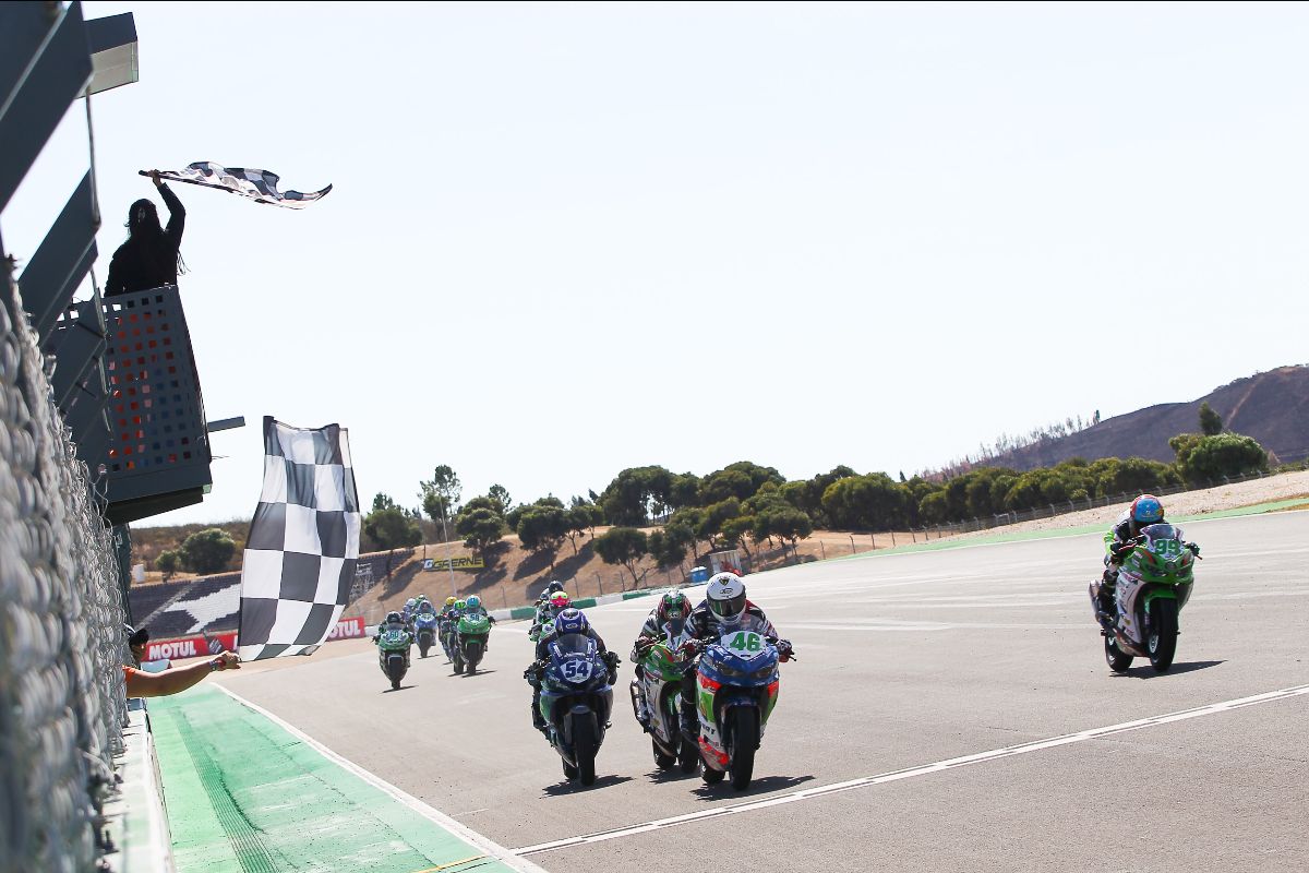 Huertas crowned 2021 WorldSSP300 Champion with second, Di Sora claims maiden victory