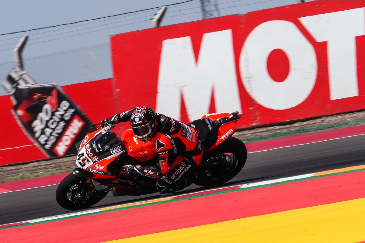 Razgatlioglu On Fire To Dominate Worldsbk Fp2, Rea Crashes