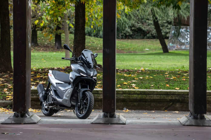 Aprilia SR GT 125 Street Grey