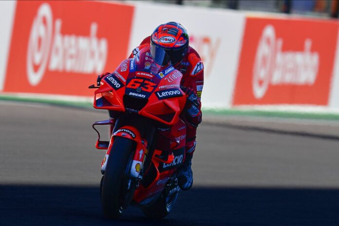 Bagnaia beats Miller to record Portimão pole