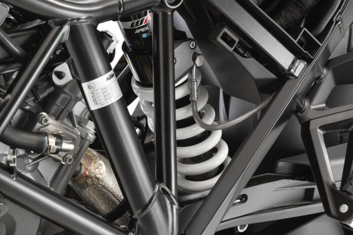 KTMS NEW GENERATION OF WP APEX SEMI ACTIVE SUSPENSION SMOOTHS THE WAY 02