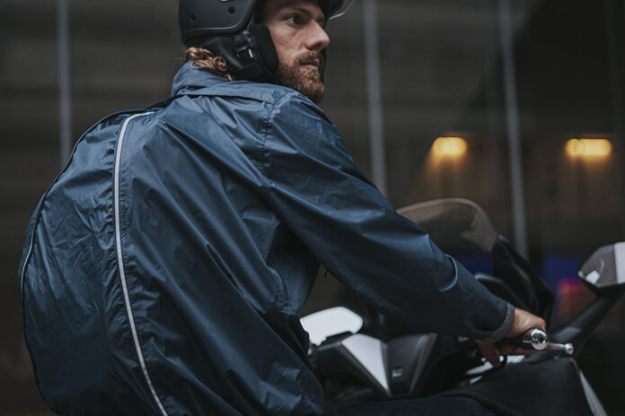 Maximum convenience with Tucano Urbanos Nano Rainwear Collection 01