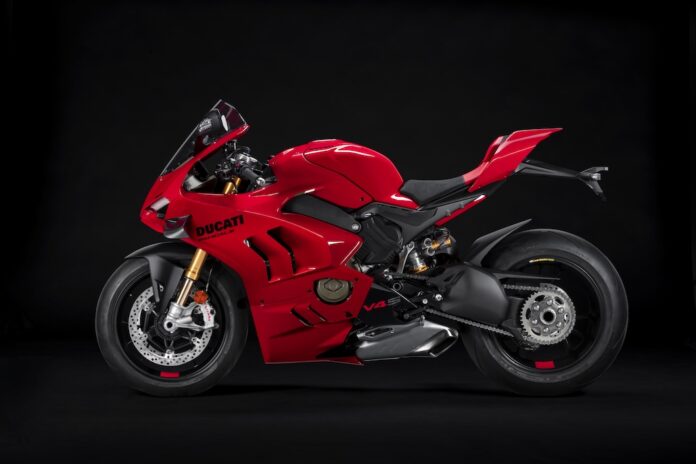 New Panigale V4 Has Been Presented, Even More Powerful And Improved In Every Aspect